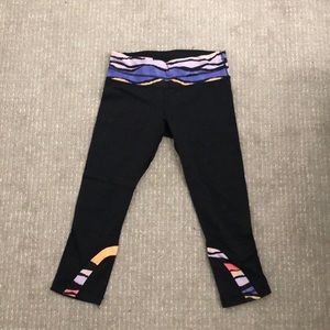 Lululemon black and multicolored cropped legging